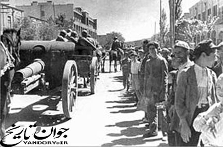 نیروهای شوروی در خیابان‌های تبریز