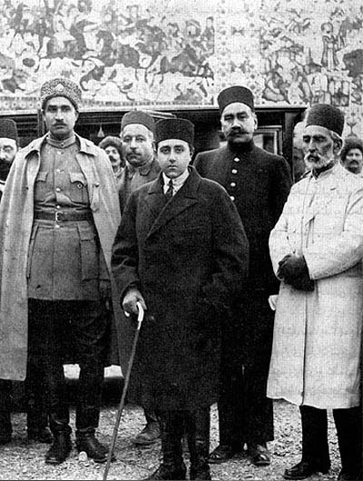 موضع احمد شاه قاجار نسبت به قرارداد 1919