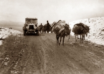 گرفتاری توریستها در برف جاده قزوین
