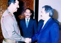 عکس/دست دوستی صدام و رجوی