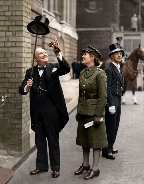 وینستون چرچیل و دخترش در لندن. سال 1943