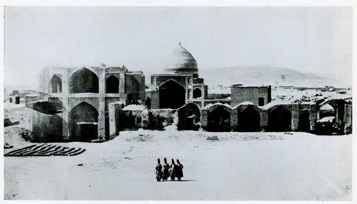 عکس/عکاسی ناصرالدین شاه از یک مسجد