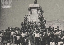 نصب عکس محمدرضا پهلوی توسط عاملان کودتا