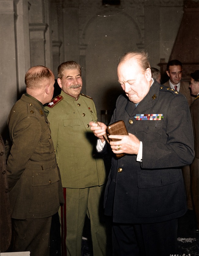 چرچیل و استالین در کنار هم/عکس