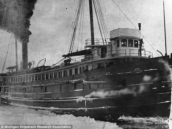 کشف کشتی 116 ساله در اعماق یک دریاچه!/تصاویر