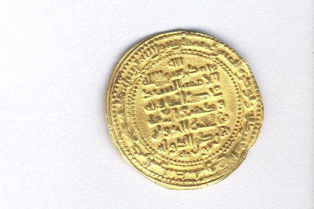 اولین سکه طلای حکومت شیعی/عکس