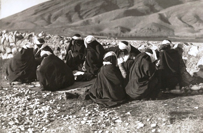 «تی‌پارتی» زنان در عصر قاجار+عکس