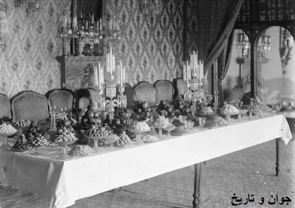 میز پذیرایی از میهمانان در کاخ گلستان/عکس