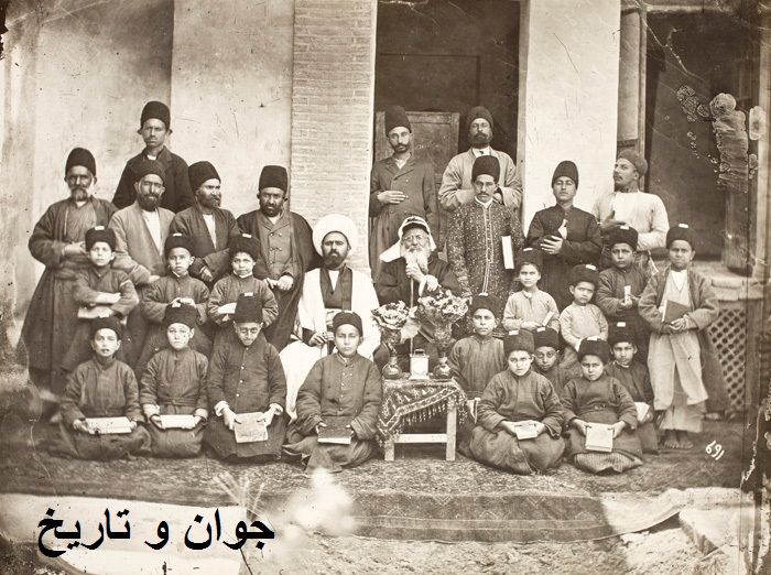 شاگردان و معلمان قاجاری/عکس