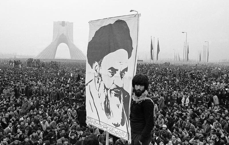 روز‌های پیروزی انقلاب به روایت دبیر سرویس عکس اطلاعات