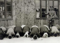 عکس/نماز اسرای مسلمان جنگ جهانی دوم