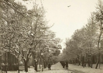 خیابانی مملو از  برف در عهد قاجار