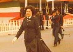 عکس/ رژه کارمندان زن هلال احمر در عصر پهلوی