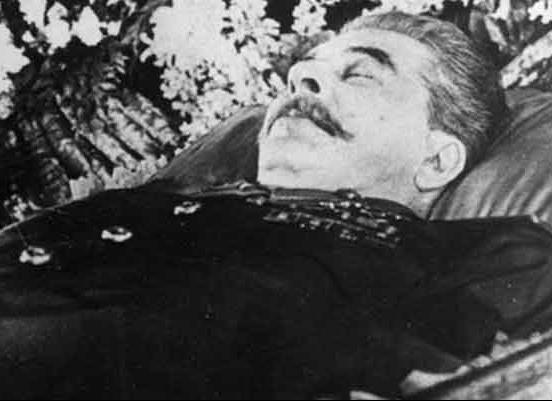 داستانی شنیدنی از آخرین لحظات زندگی ابر دیکتاتور شوروری/ استالین چون بزغاله جان داد!