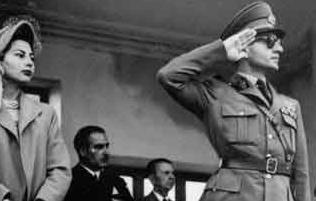 محمدرضا پهلوی در کدام مراسمهای رسمی ارتش شرکت می کرد؟