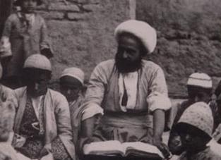 حقوق اساتید مکتبخانه های عصر قاجار