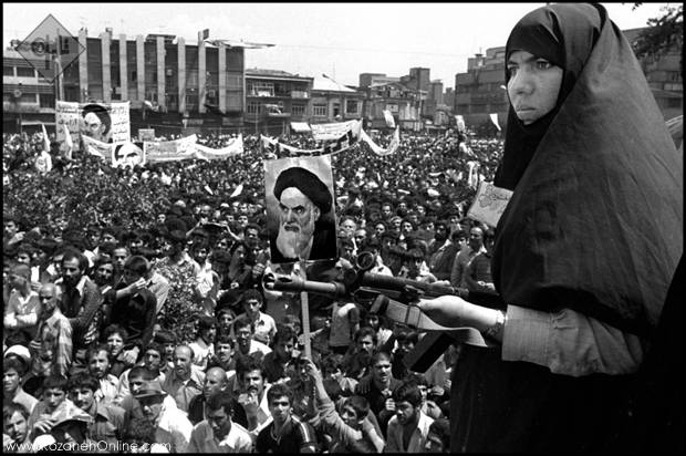 عکس/ زن انقلابی مسلح