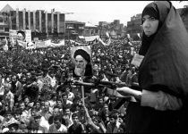 عکس/ زن انقلابی مسلح