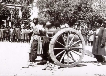 عکس/ه توپ بستن مجرم در زمان قاجار