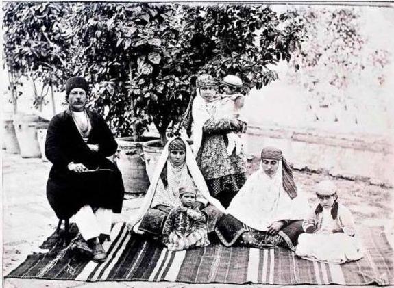 عکس/ یک خانواده ایرانی در دوره قاجار