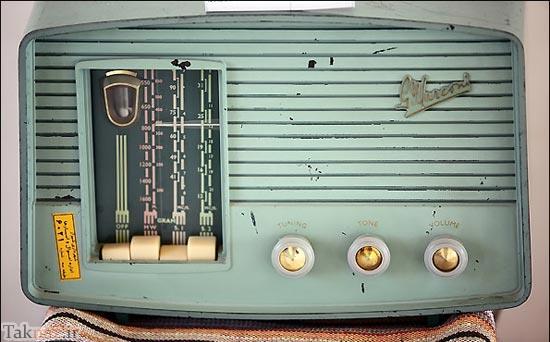عکسی جالب از یک رادیو قدیمی