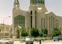 عکسی قدیمی از یک چهارراه در ایران