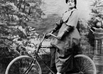عکس/ زن دوچرخه سوار در دوره قاجار