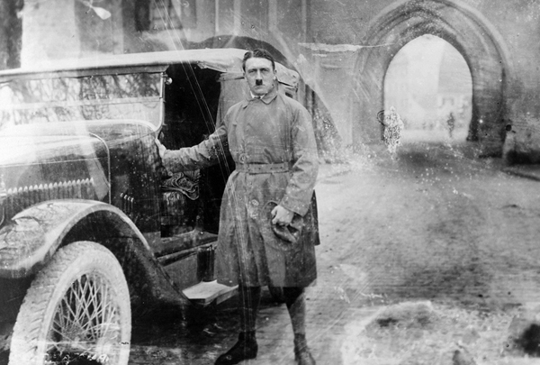 عکس/آدلف هیتلر در 35 سالگی