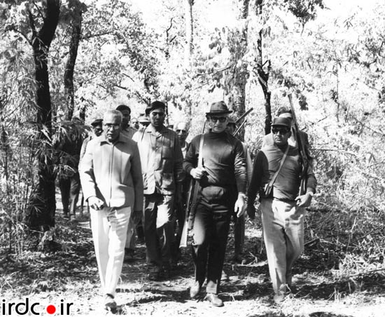 عکس/ محمدرضا پهلوی هنگام شکار در هندوستان