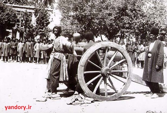 ایران، نیمه قرن نوزدهم، اعدام با توپ